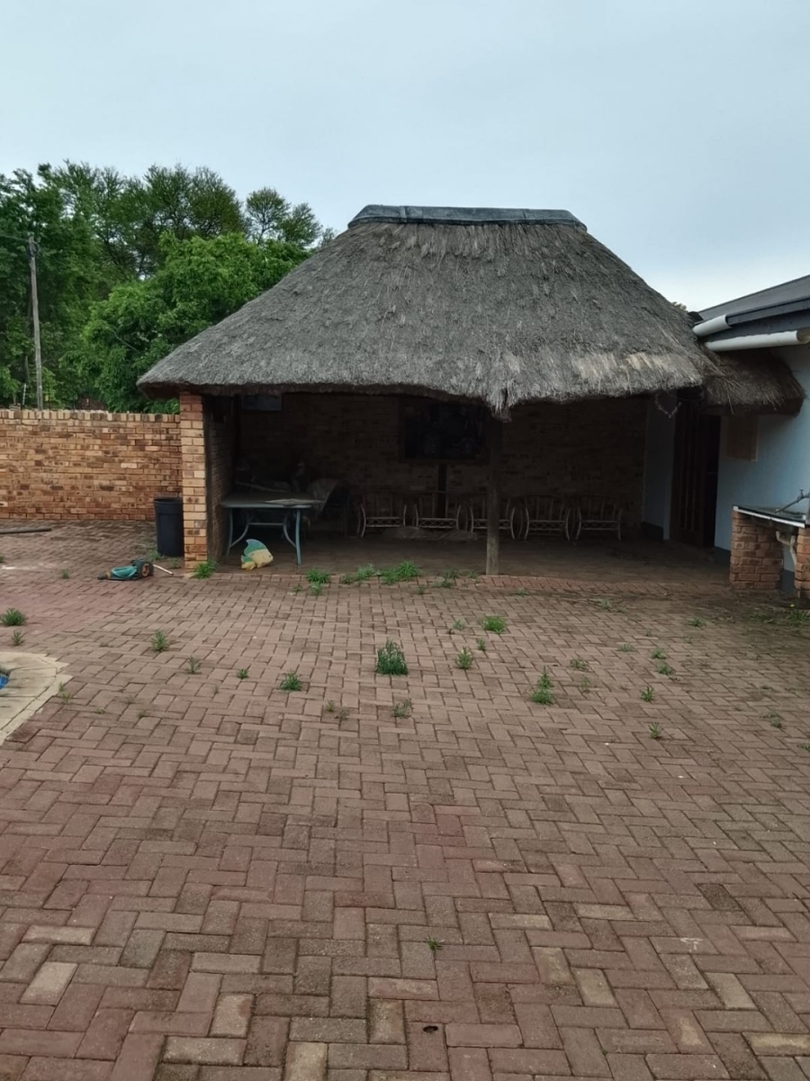 5 Bedroom Property for Sale in Meiringspark North West